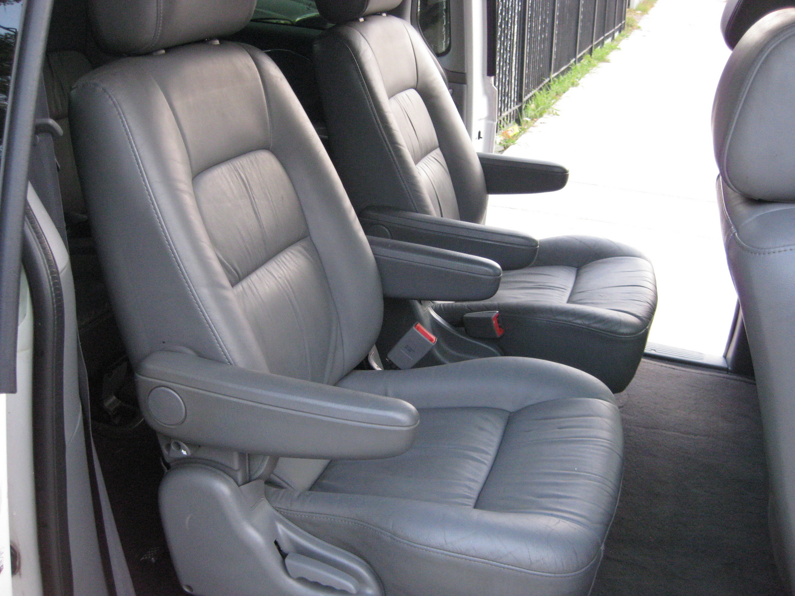 2002 Kia Sedona