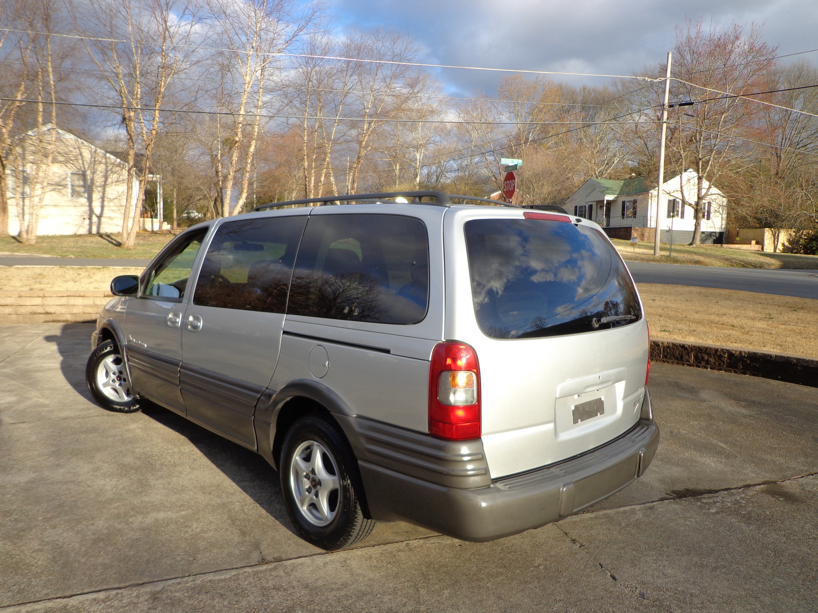 2003 Pontiac Montana