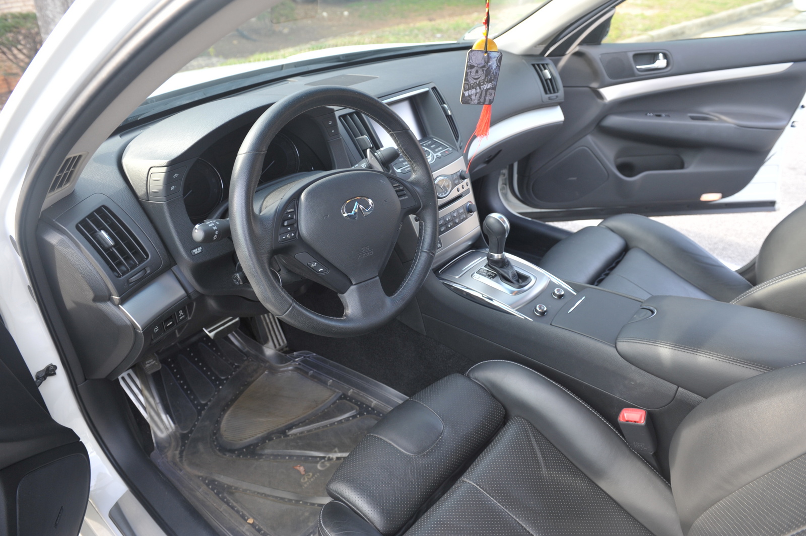 2011 Infiniti G37