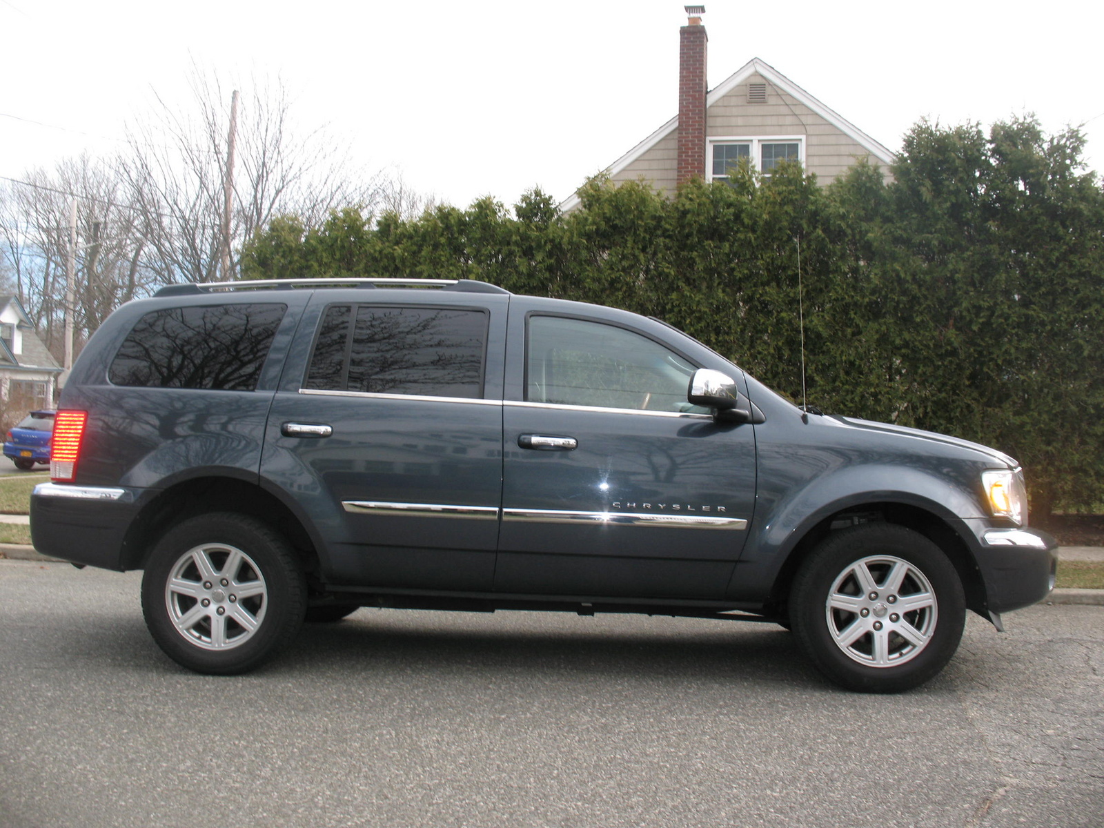 2007 Chrysler Aspen Pictures Cargurus