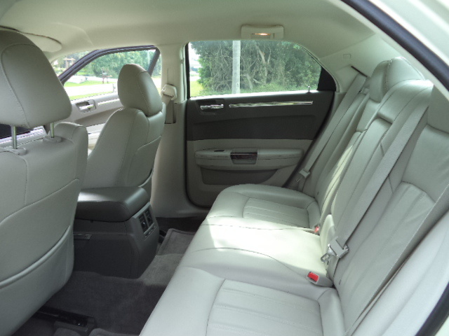 2010 Chrysler 300
