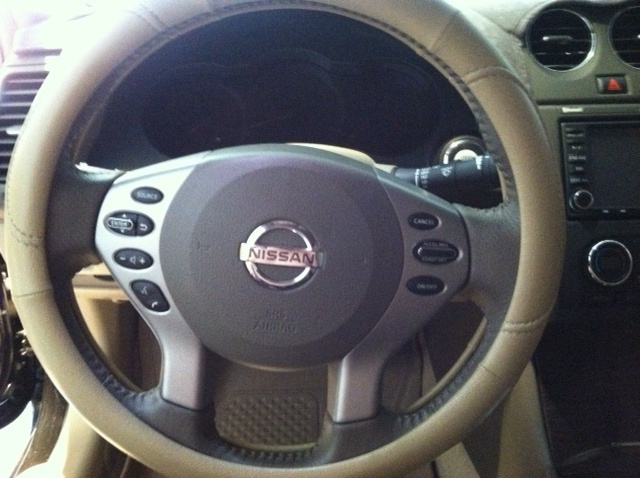 2010 Nissan altima standard features #3