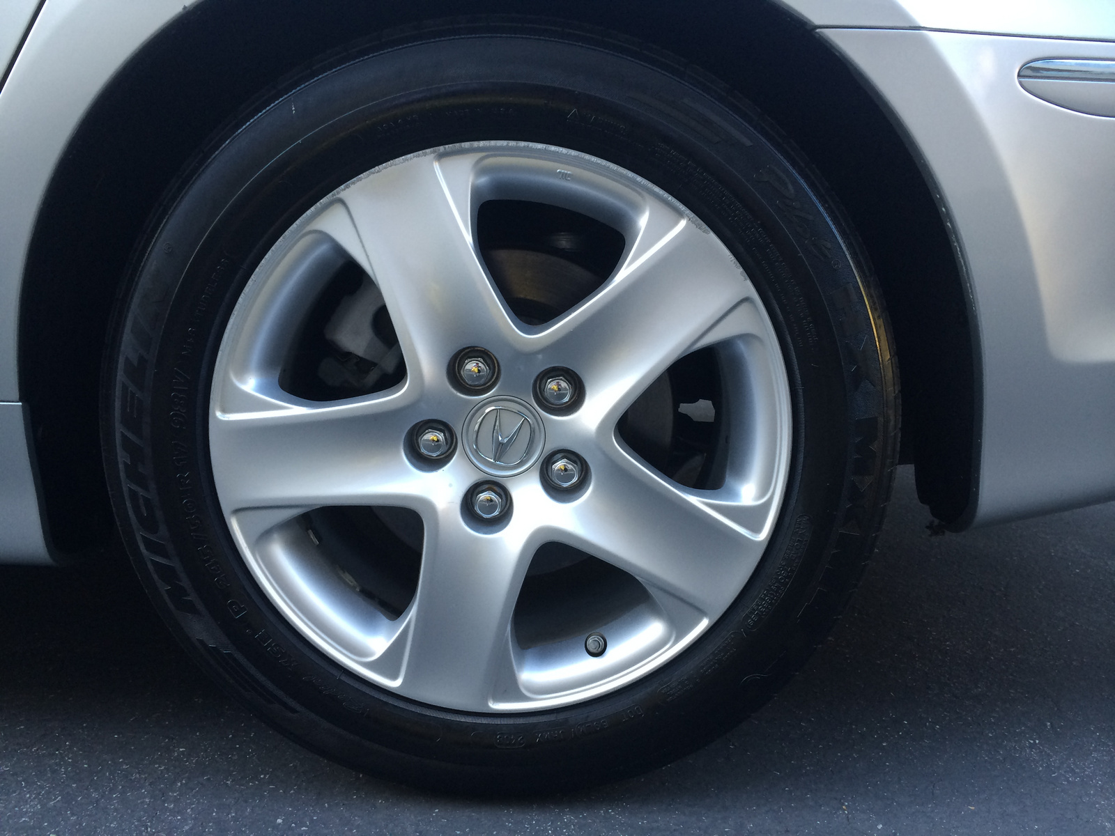 2005 Acura RL