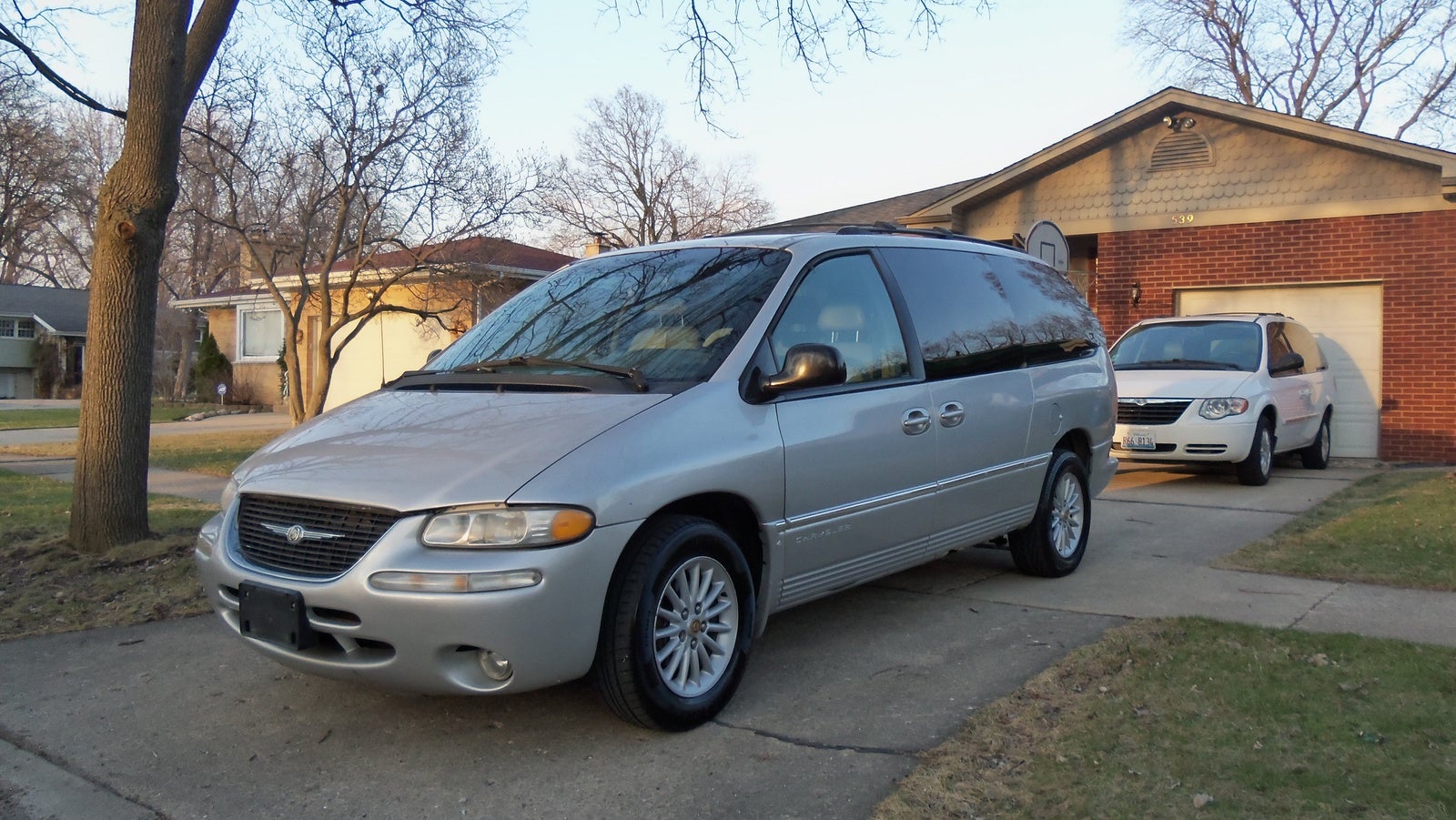 2000 Chrysler Town & Country Overview CarGurus