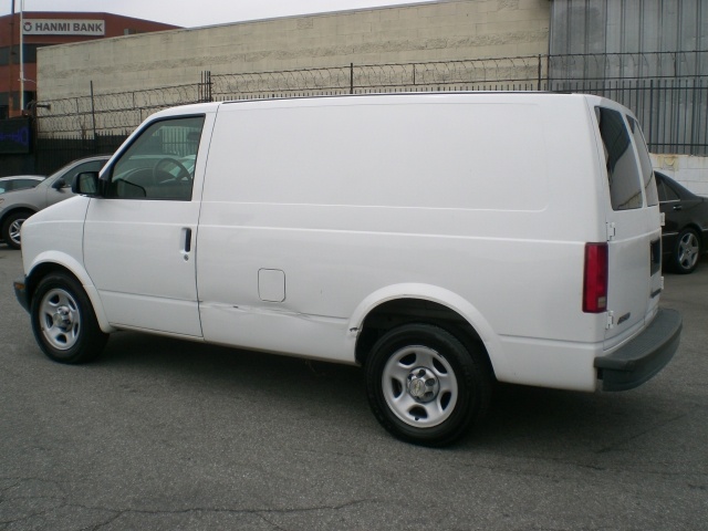 2005 Chevrolet Astro Cargo Van