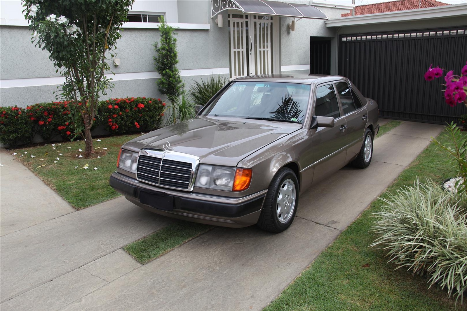 1991 Mercedes-Benz 300-Class