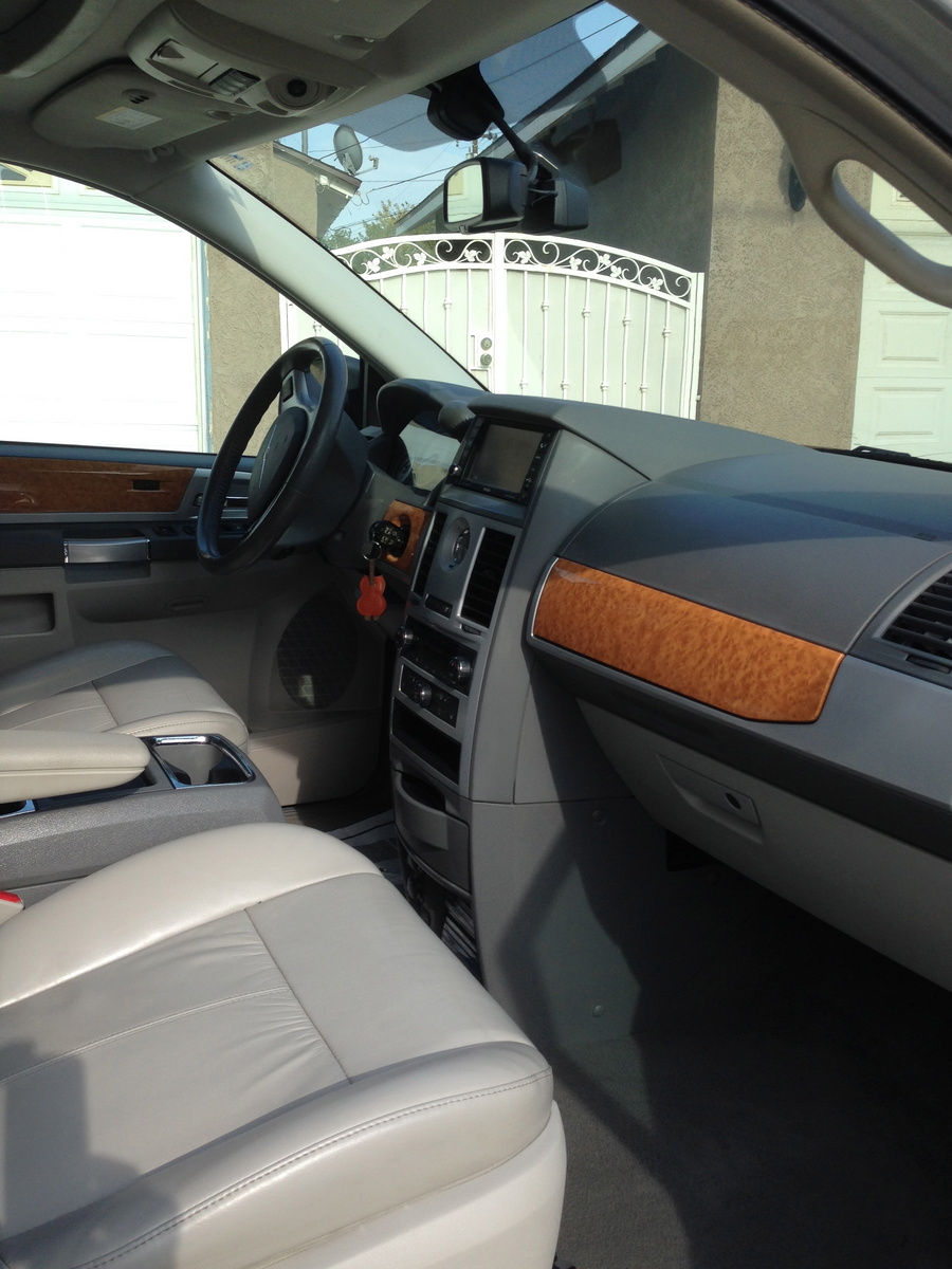 2009 Chrysler Town & Country