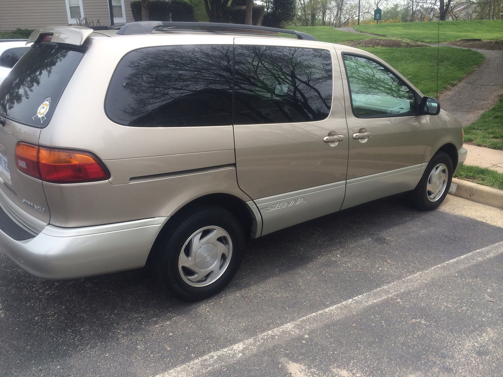 2000 toyota sienna minivan review #4