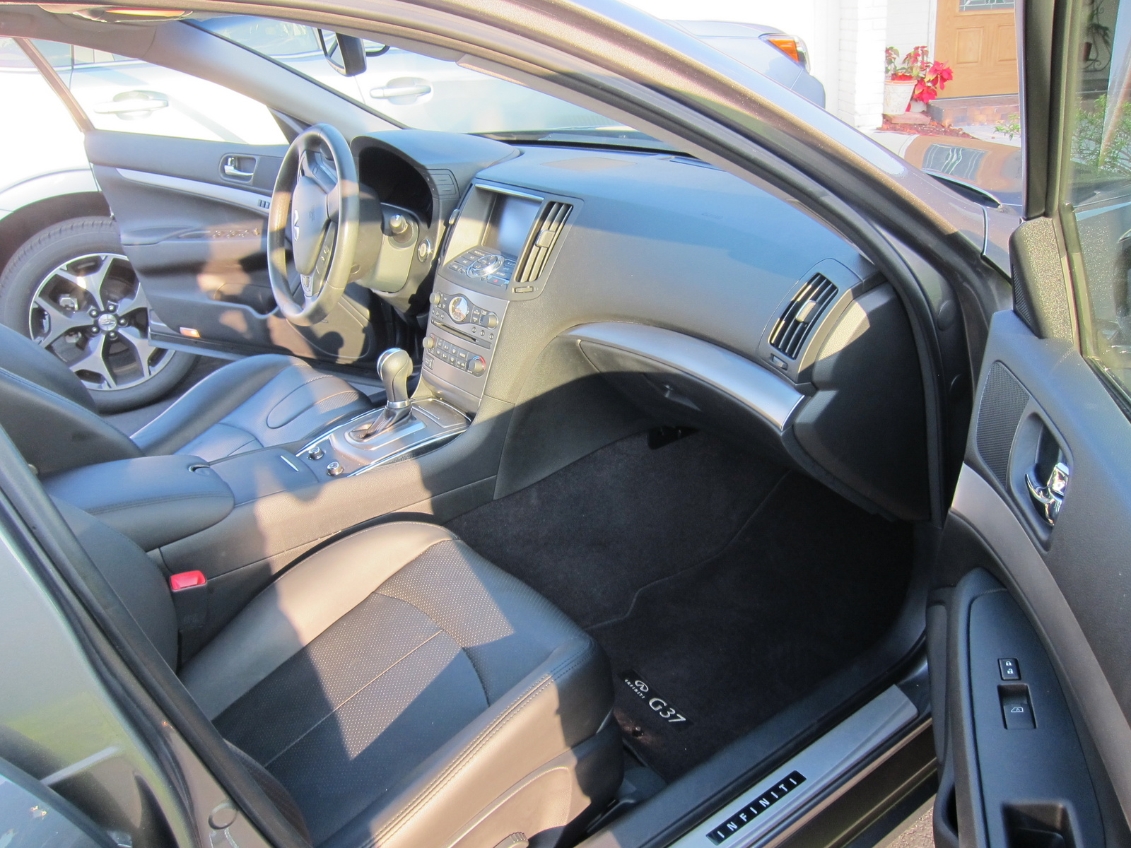 2012 Infiniti G37