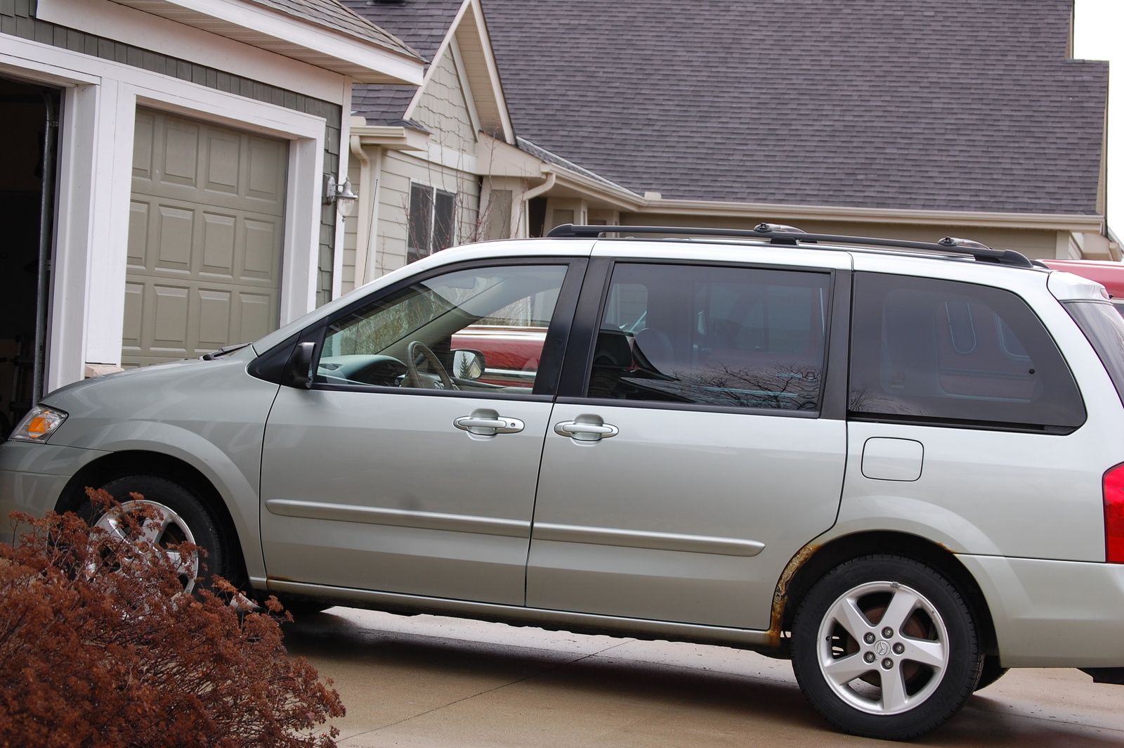 2003 Mazda MPV
