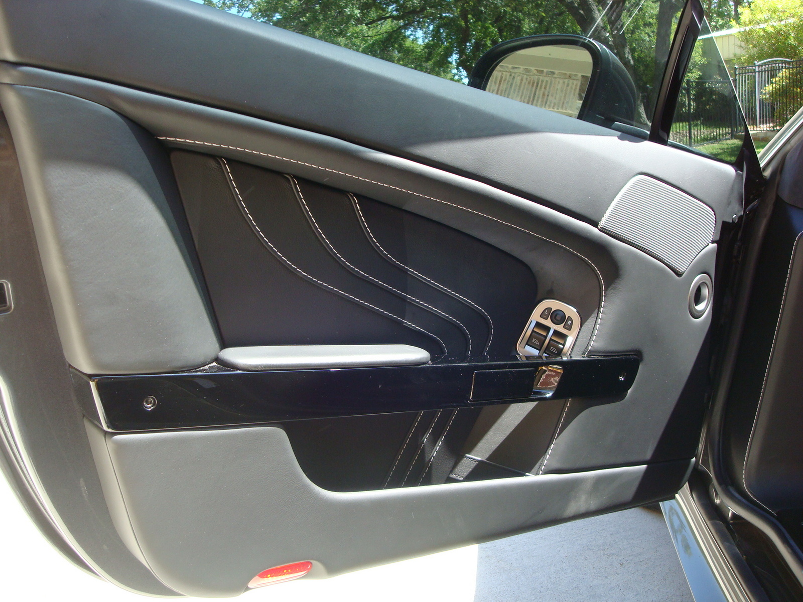 2012 Aston Martin V8 Vantage