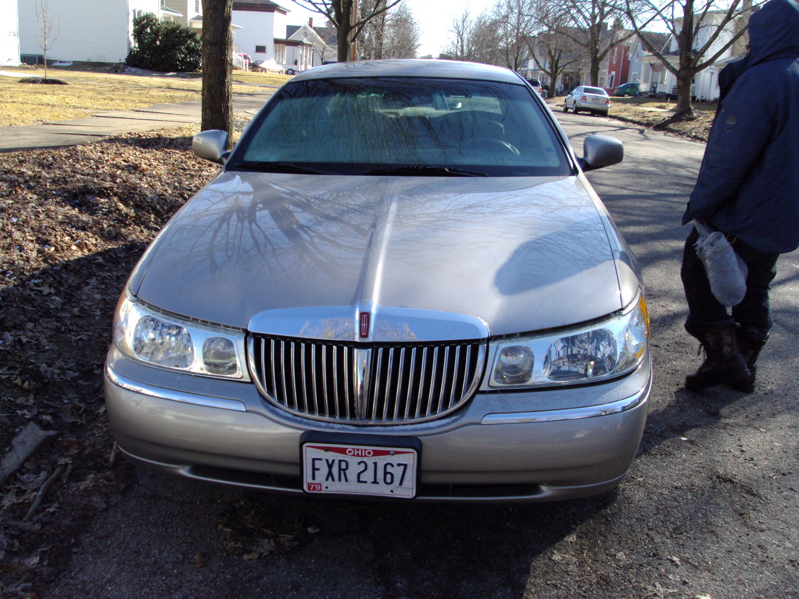 2002 Lincoln Town Car Overview CarGurus