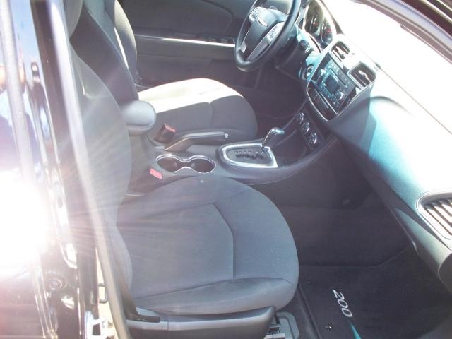 2012 Chrysler 200