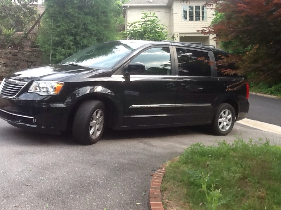 Chrysler town and country steering wheel vibration