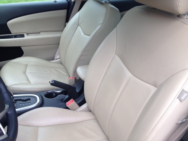 2011 Chrysler 200
