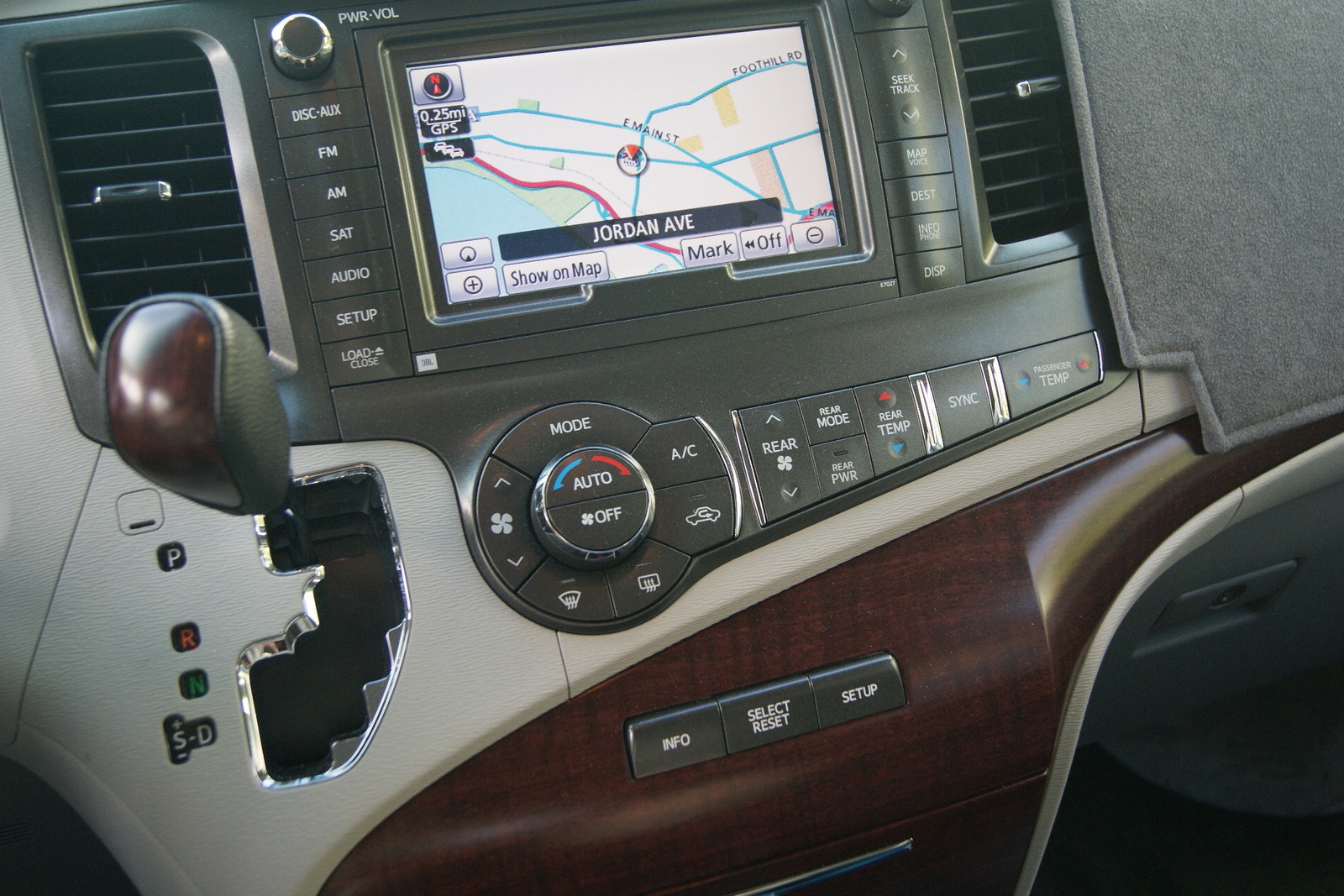 2012 Toyota Sienna
