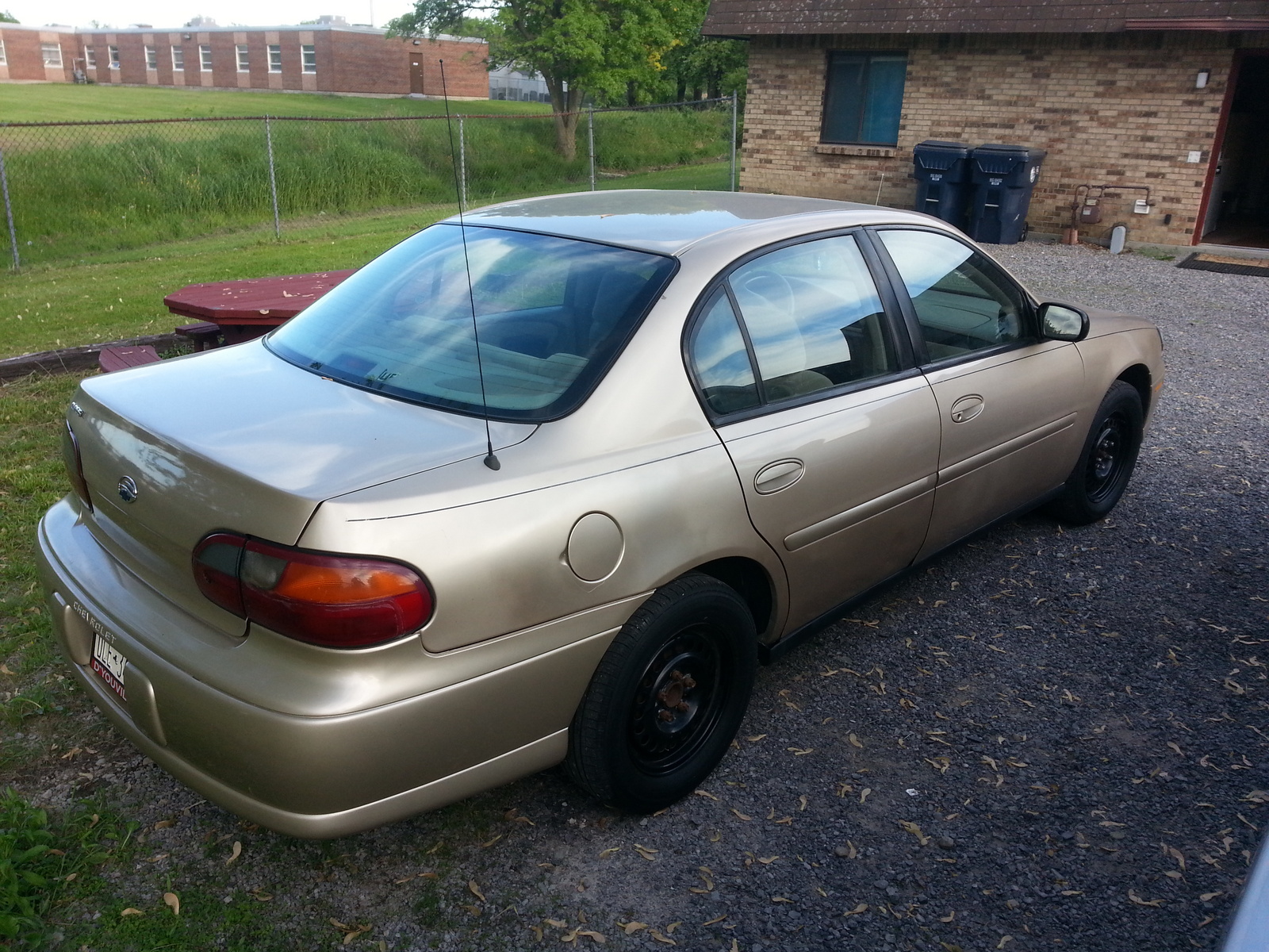 2005 Chevrolet Classic Overview Cargurus