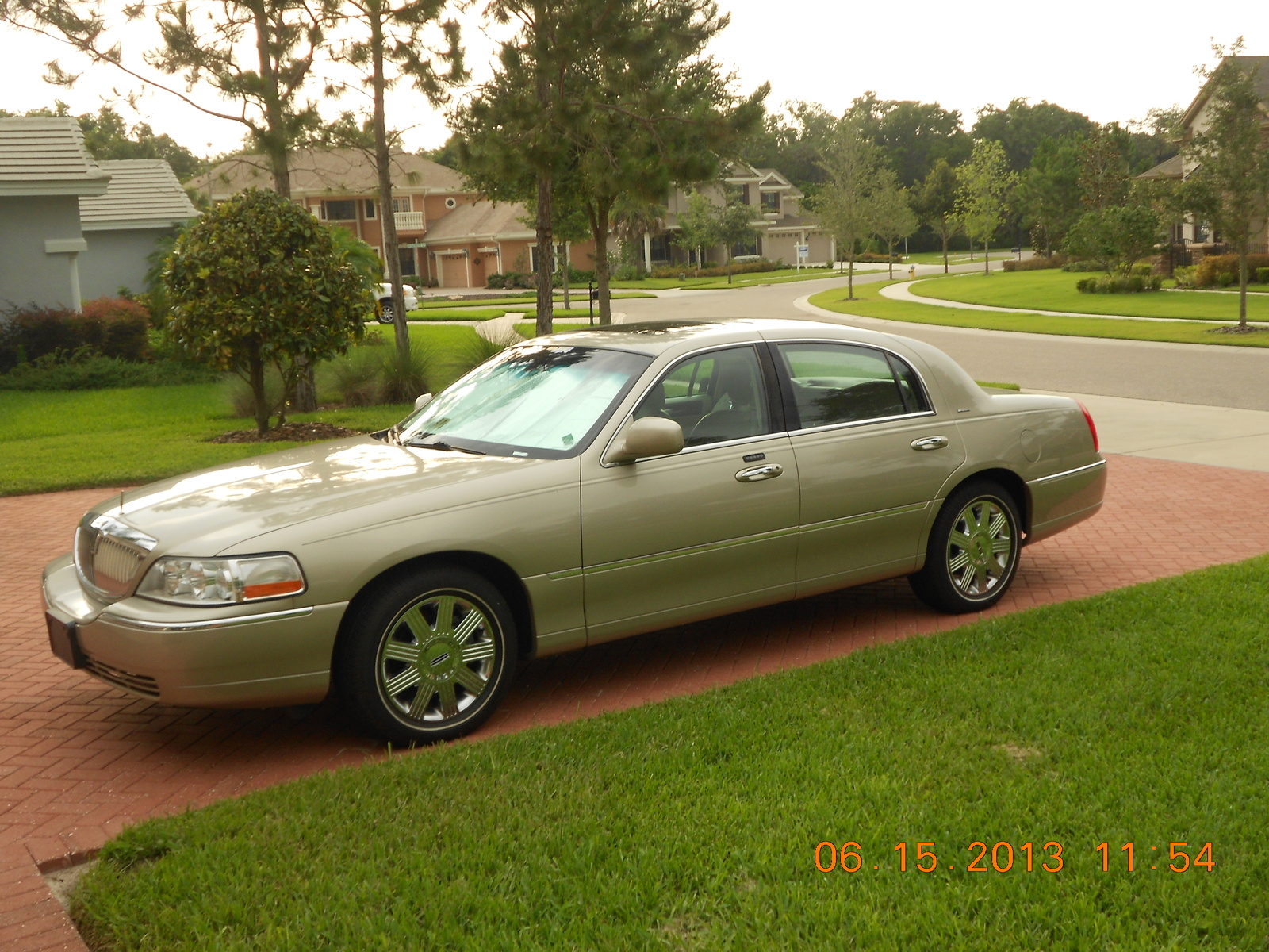 2004 Lincoln Town Car - Pictures - CarGurus