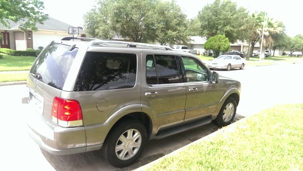 2004 Lincoln Aviator