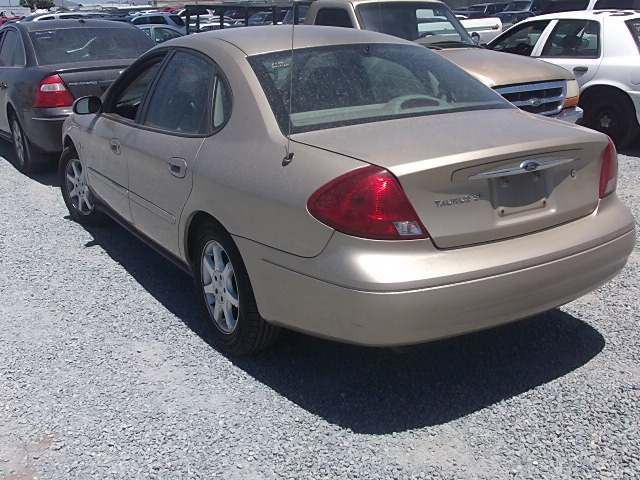 2000 Ford Taurus