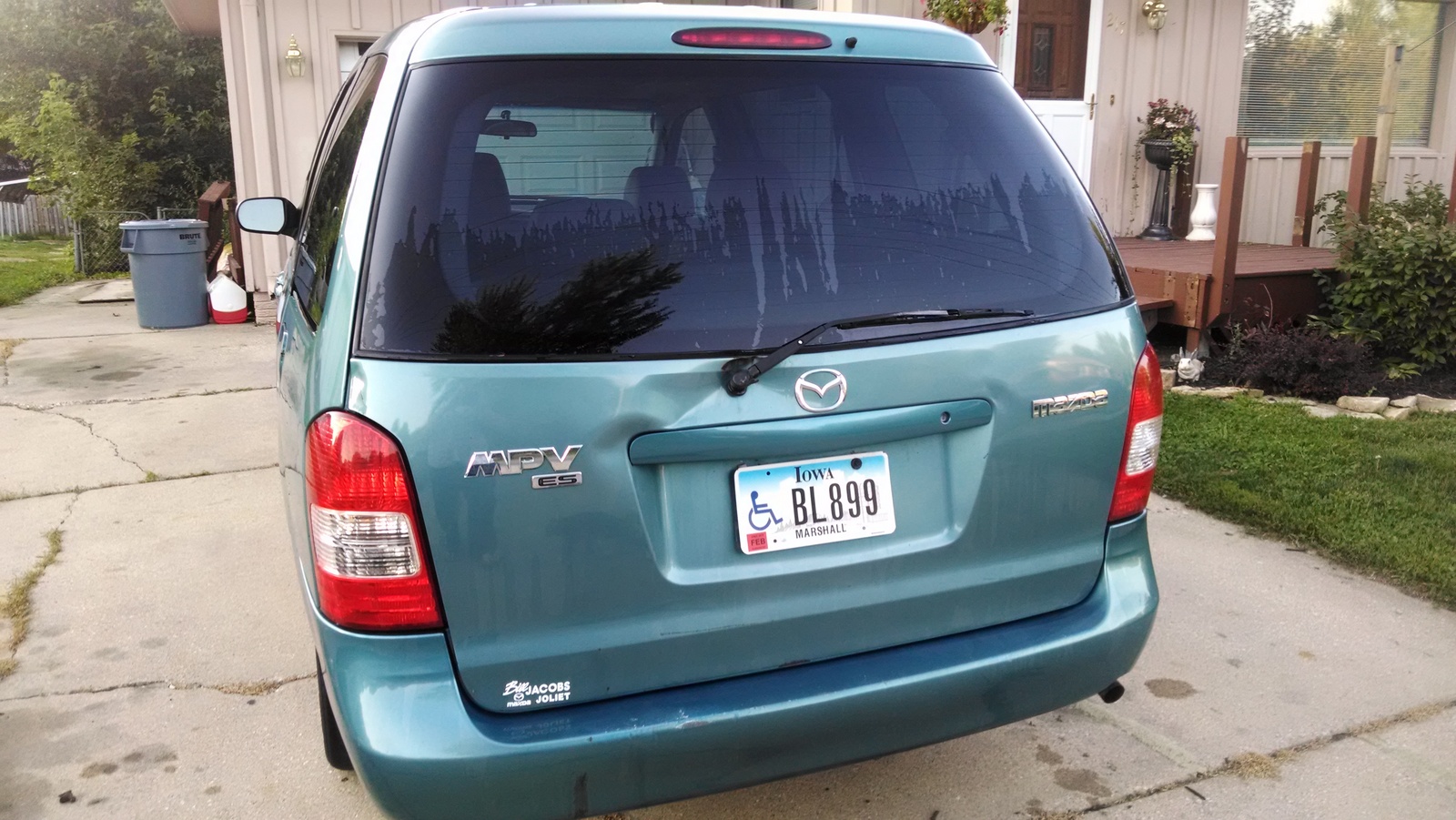 2000 Mazda MPV