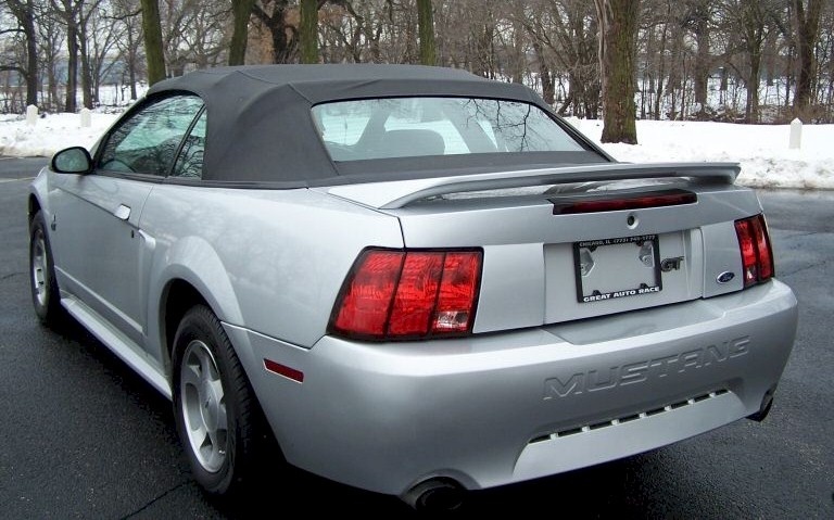 2000 Ford Mustang