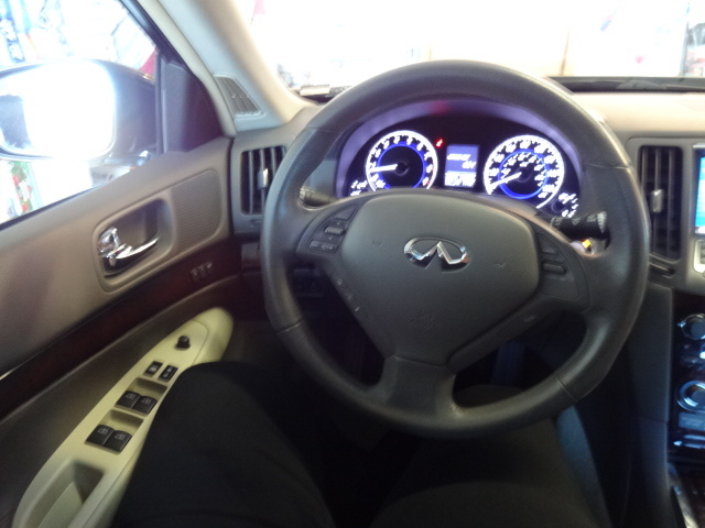 2011 Infiniti G37