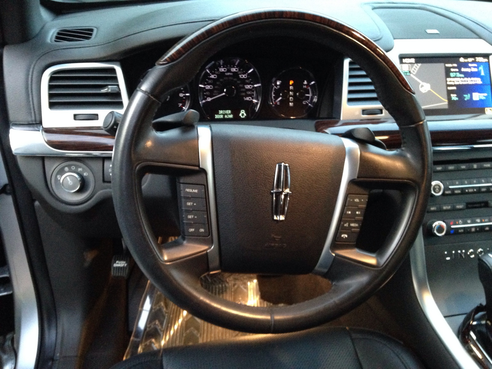 2011 Lincoln MKS