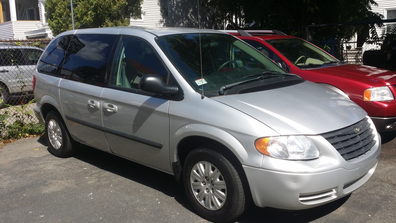 2005 Chrysler Town & Country - Overview - CarGurus