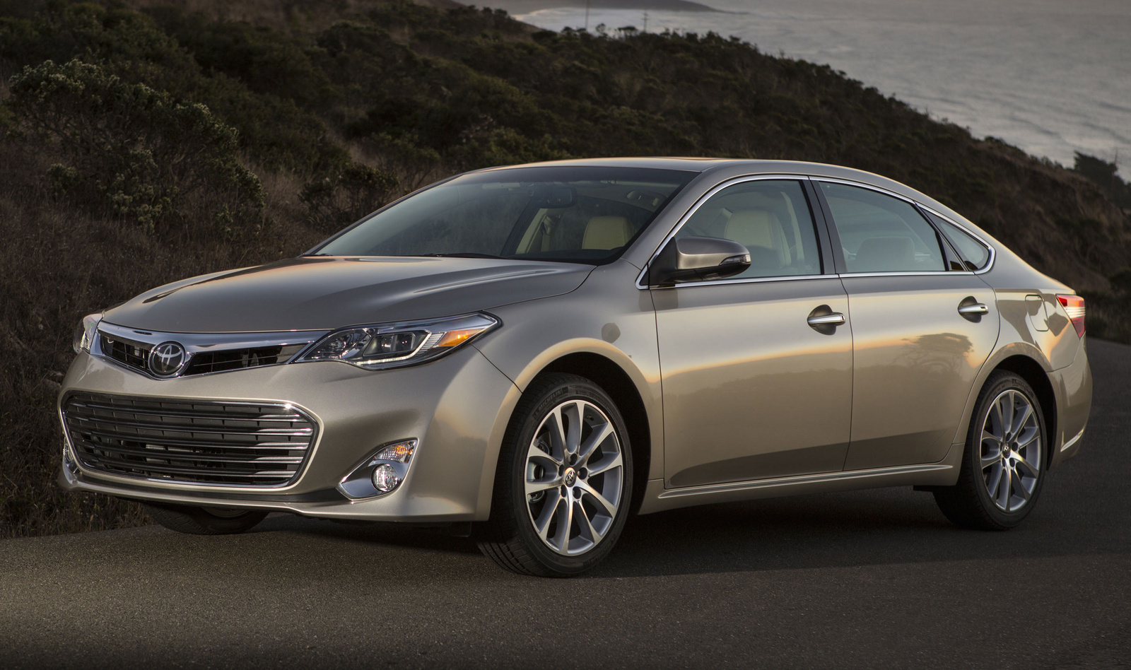 2013 toyota avalon touring vs premium #3