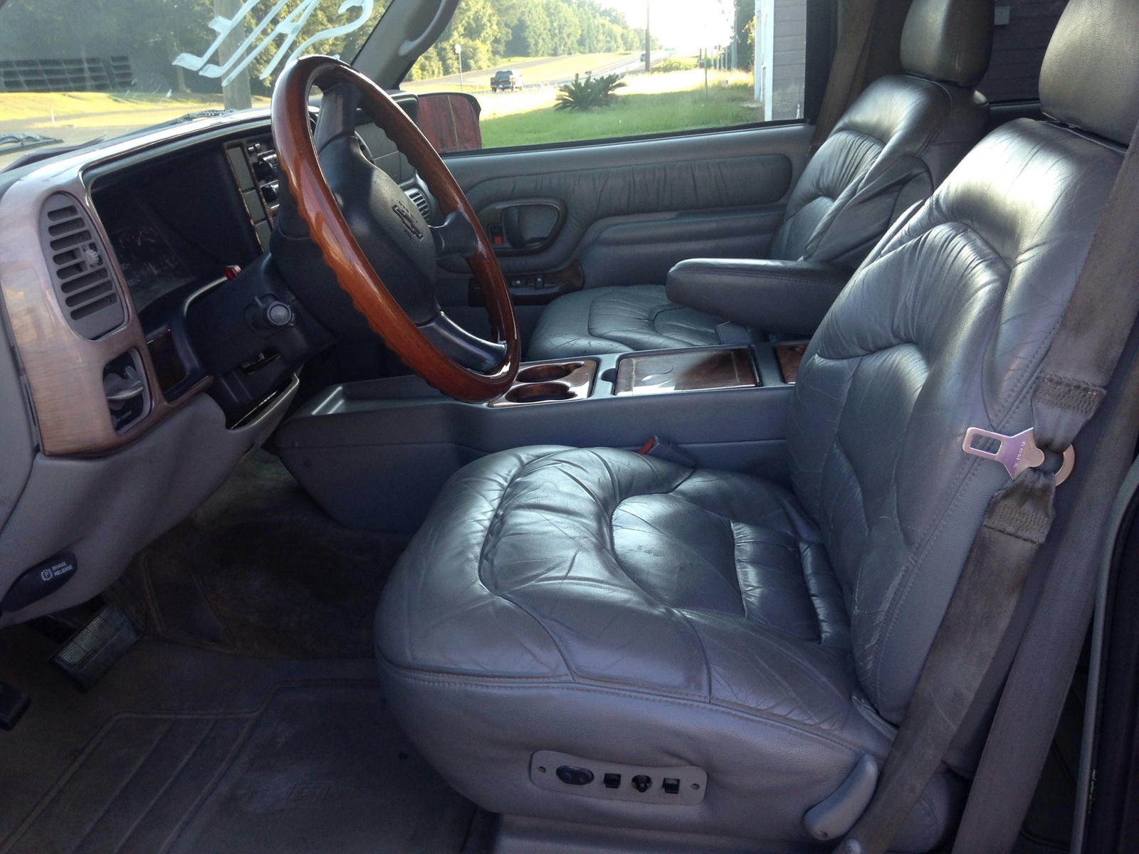 1999 Chevrolet Tahoe - Interior Pictures - Cargurus