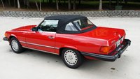 1988 Mercedes-Benz 560-Class Overview 1988 Mercedes-Benz 560-Class Overview