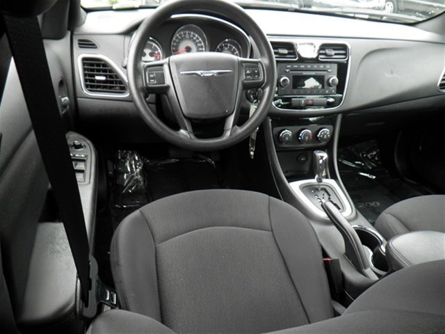2013 Chrysler 200 Interior Pictures Cargurus