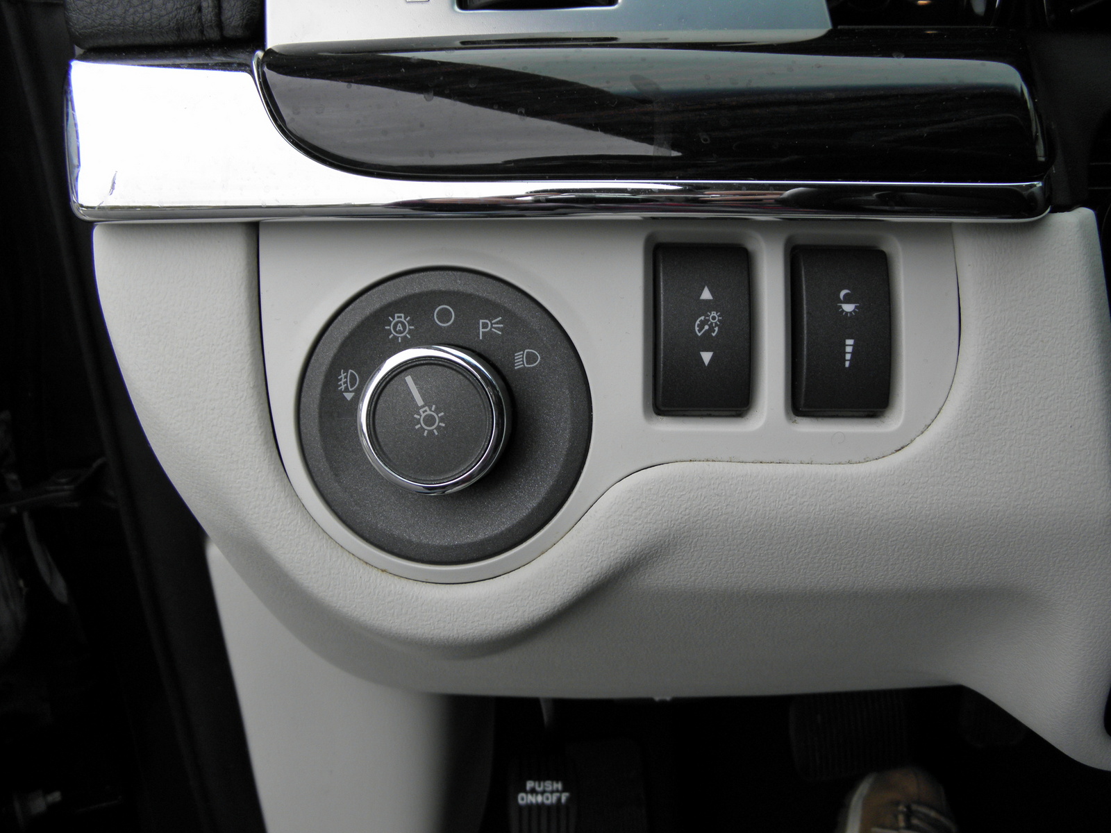 2011 Lincoln MKS