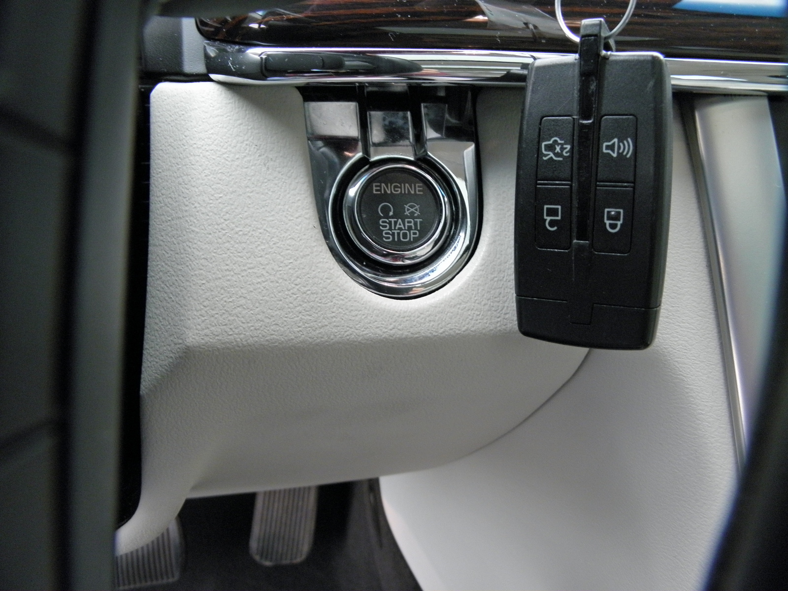 2011 Lincoln MKS