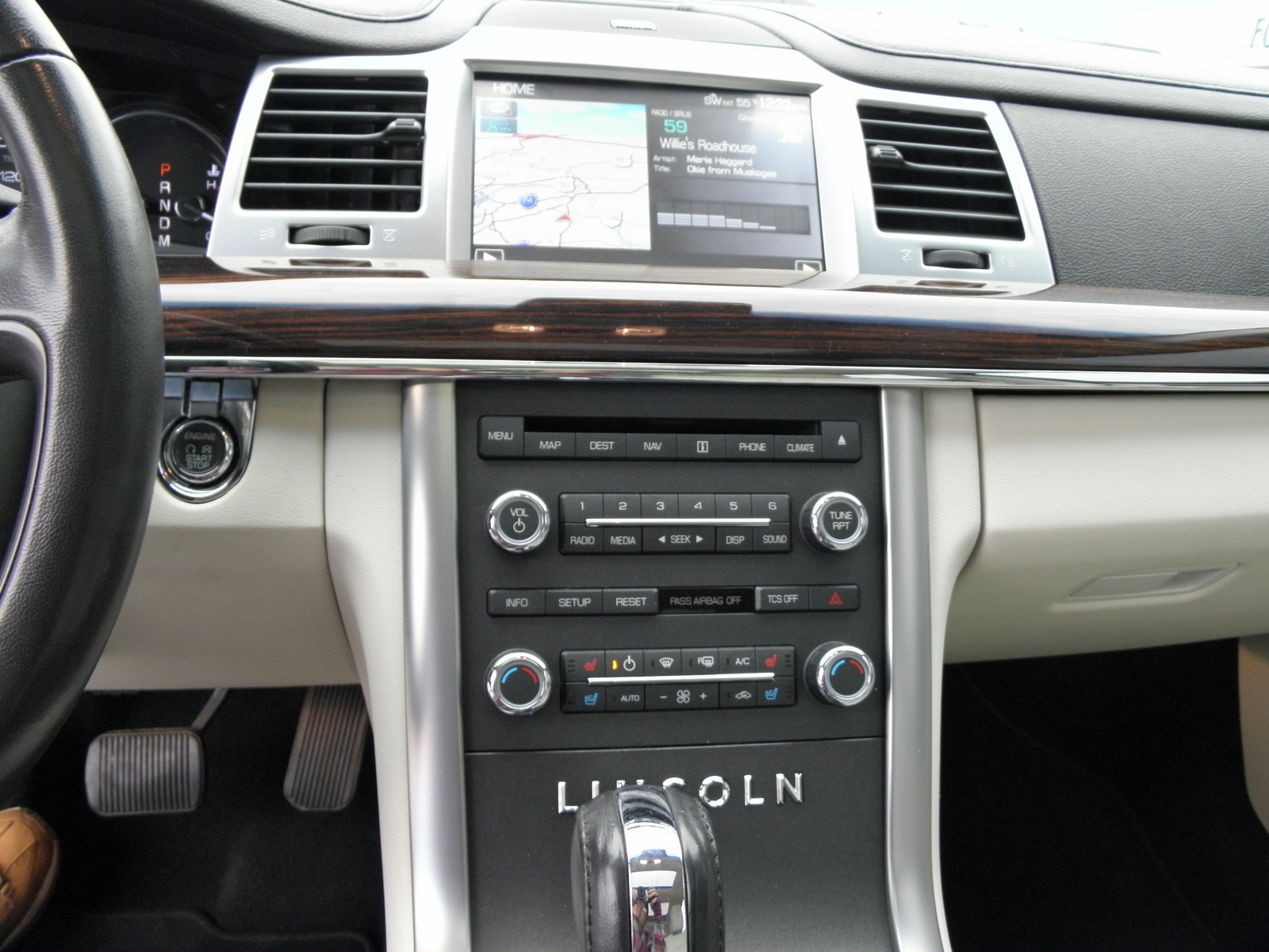 2011 Lincoln MKS