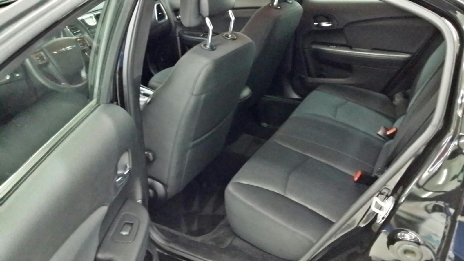 2011 Chrysler 200