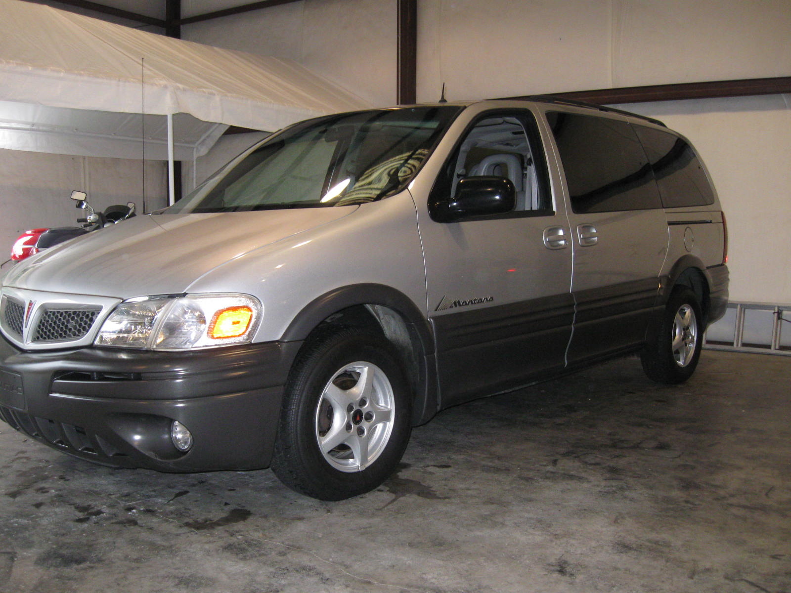 2002 Pontiac Montana
