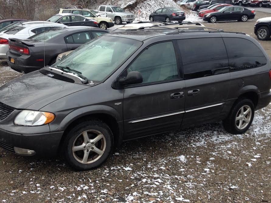 2004 Chrysler town country models #2
