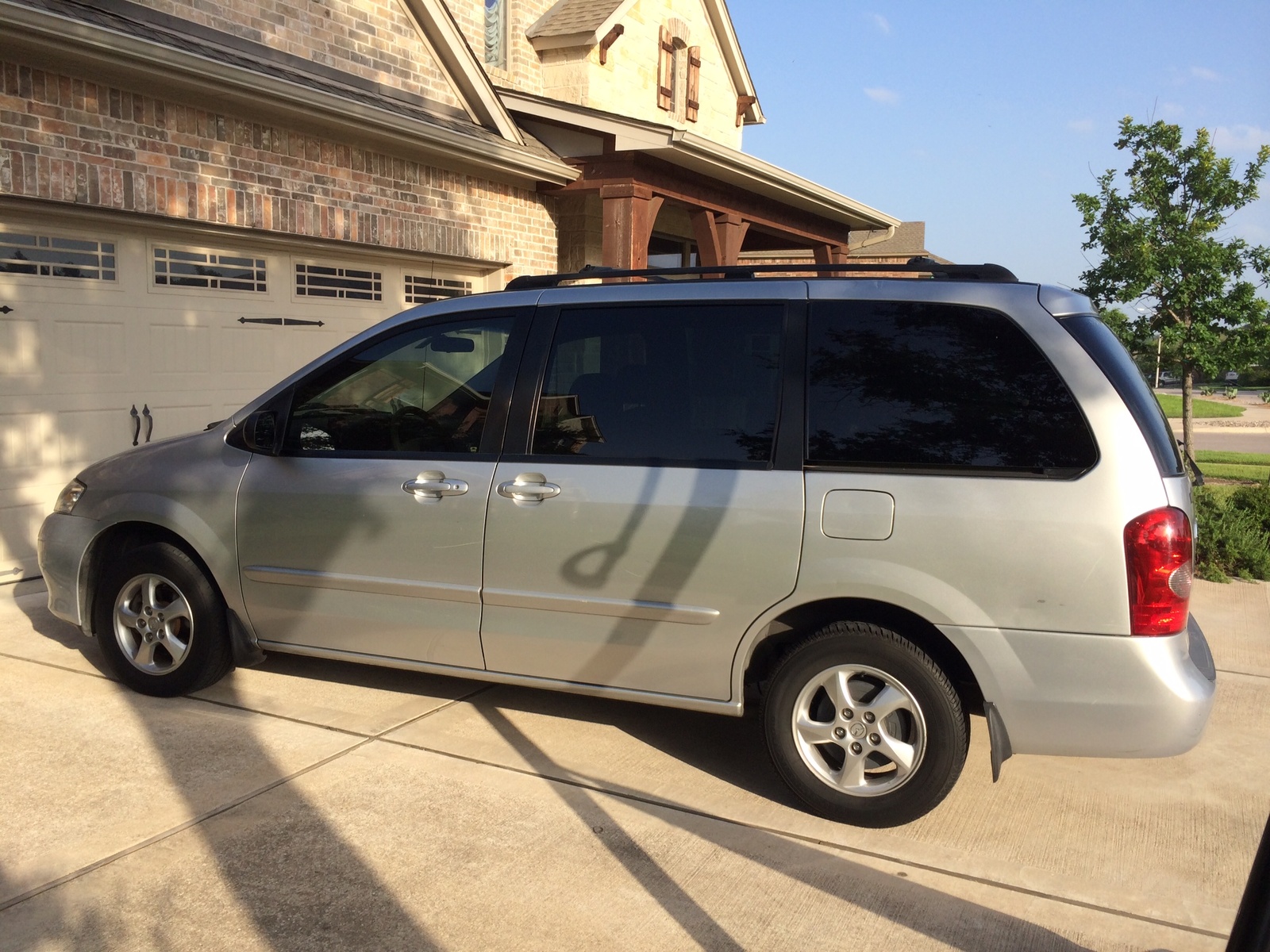 2002 Mazda MPV