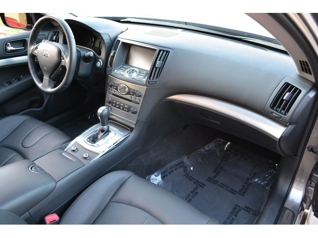 2012 Infiniti G37