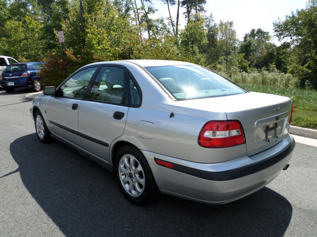 2002 Volvo S40