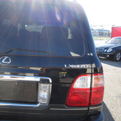 2004 Lexus LX 470