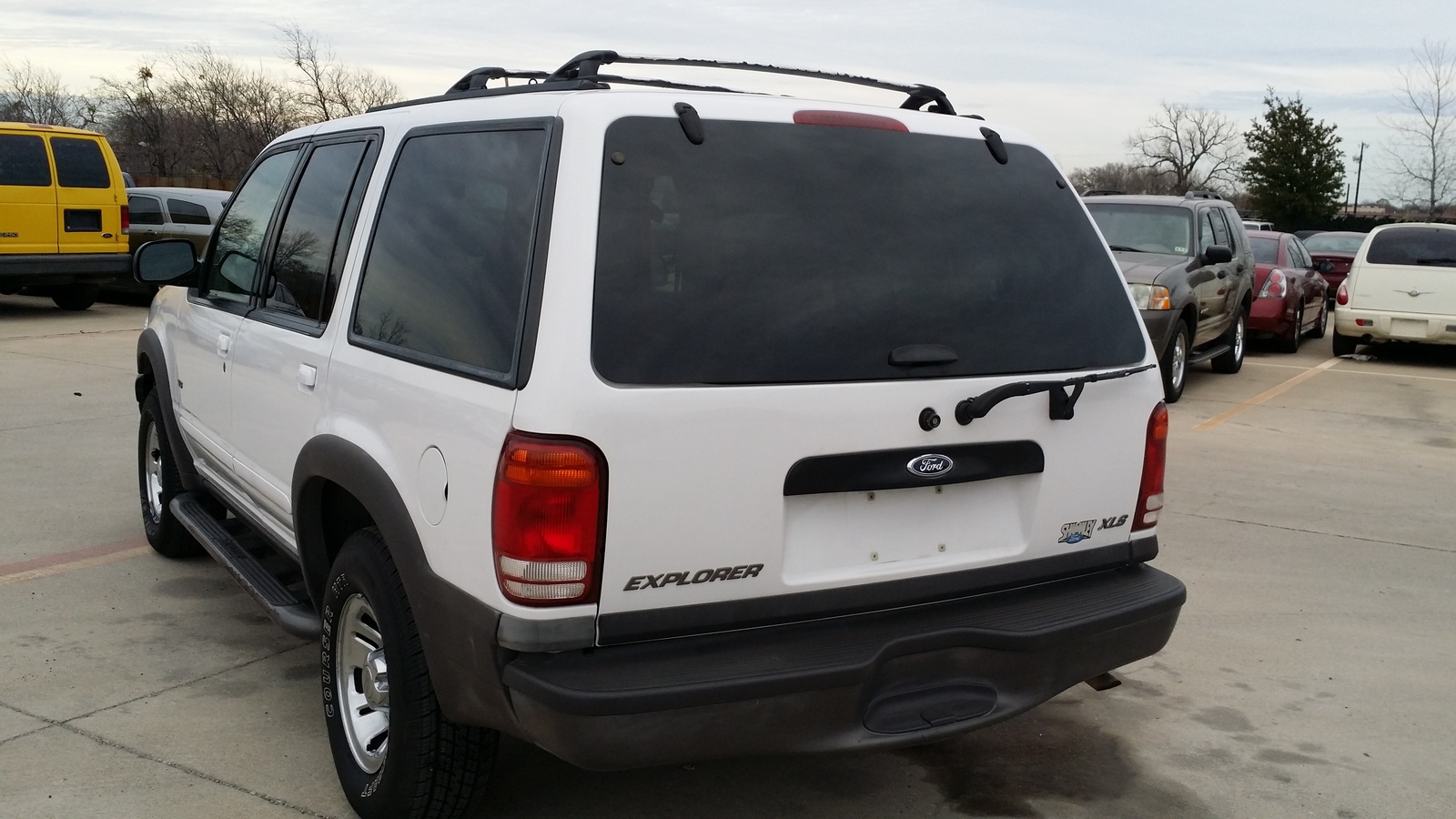 2000 Ford Explorer
