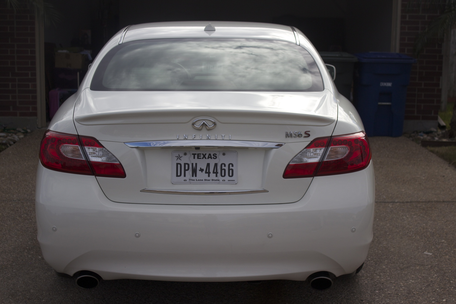 2013 Infiniti M56