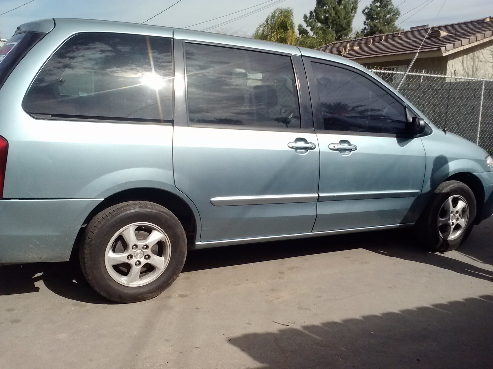 2002 Mazda MPV