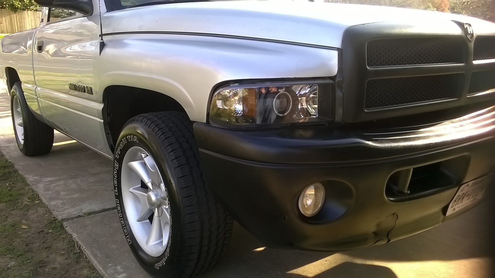 Dodge Ram Pickup 1500 Questions 2 TRUCKS / SAME YEAR 2001 one with a