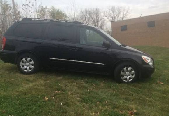 2008 Hyundai Entourage