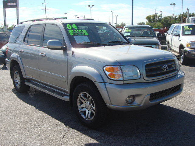 2004 Toyota Sequoia