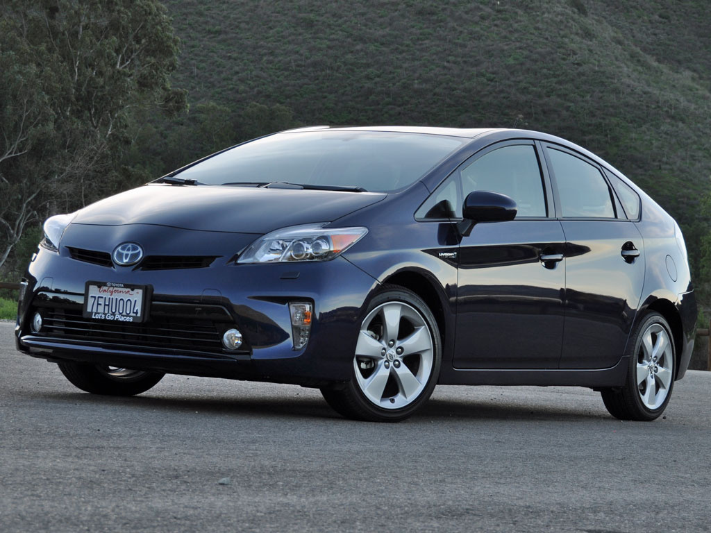 2015 Toyota Prius - Test Drive Review - CarGurus